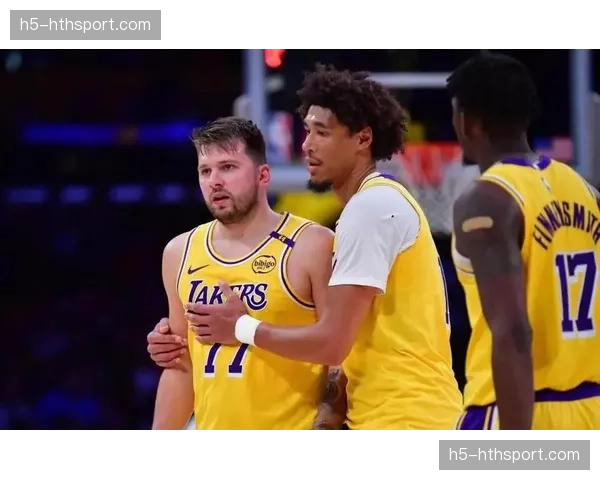 魔术客场挑战湖人，西部第三争夺战一触即发